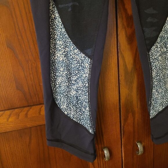 Lululemon Wunder Under Crop Blue Camo Pebble Inkwell Mixed Media Leggings - Picture 3 of 6